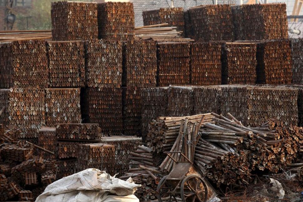 La UE impone aranceles antidumping a los sujetadores de acero chinos